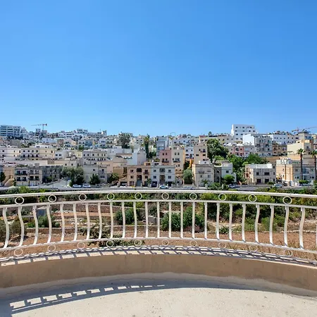 Valley View - Private With Balcony By Sf Homes R5 Apartment